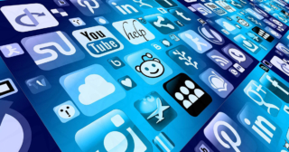 Marketéri ste si istí, že poznáte veľkosti cover fotiek? titulok s mobilnými ikonami